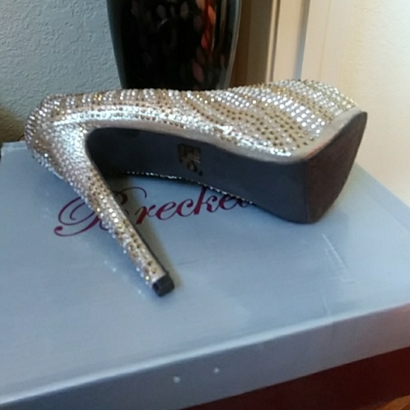 Shoes - Picture 3 of 3